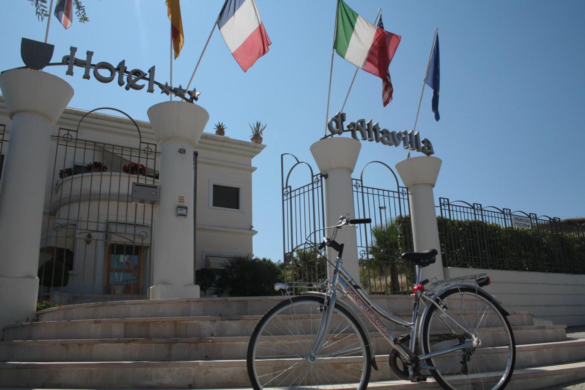 Hotel D'Altavilla คาโนซา ดิ พูเจลีย ภายนอก รูปภาพ