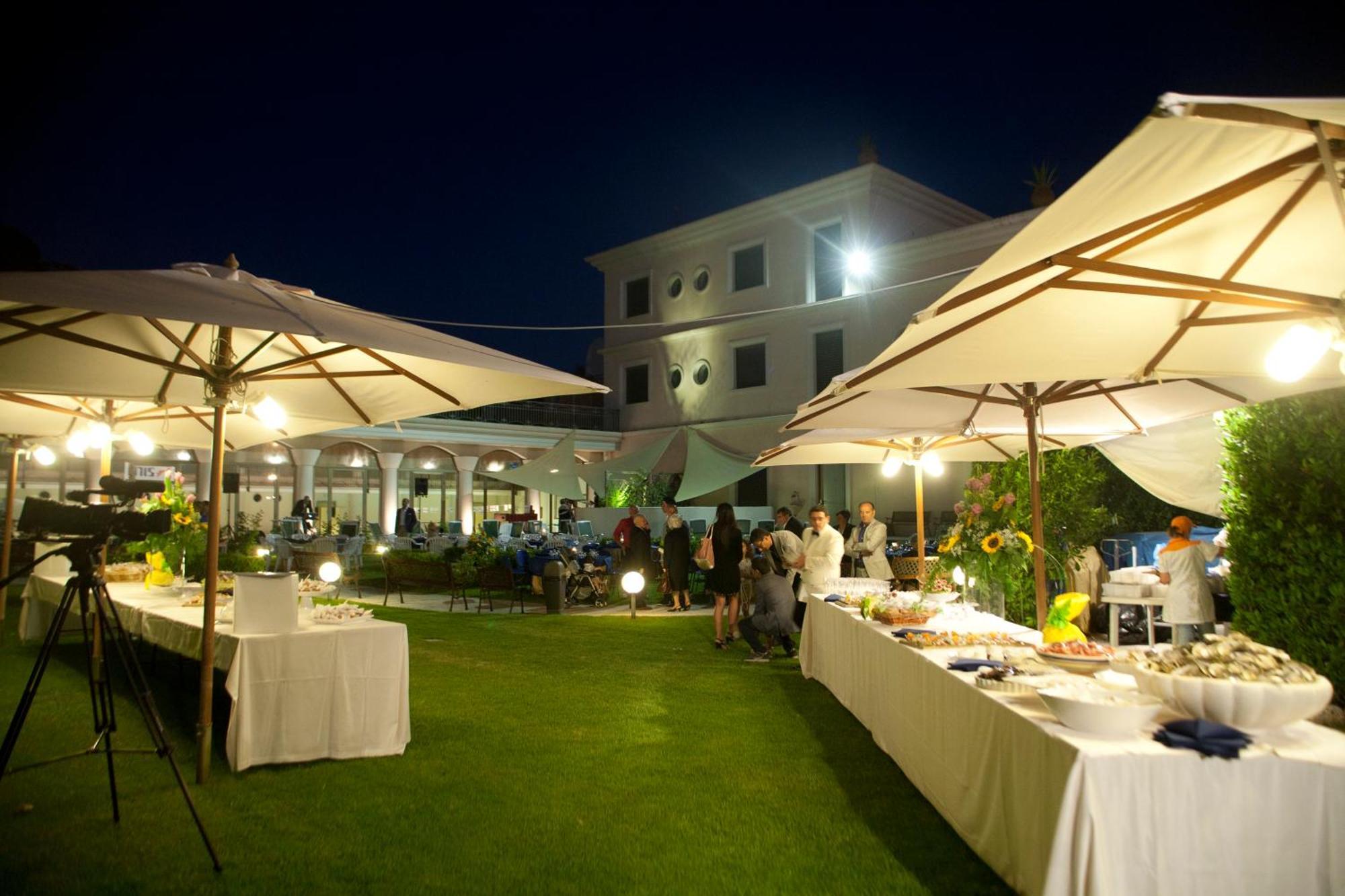 Hotel D'Altavilla คาโนซา ดิ พูเจลีย ภายนอก รูปภาพ