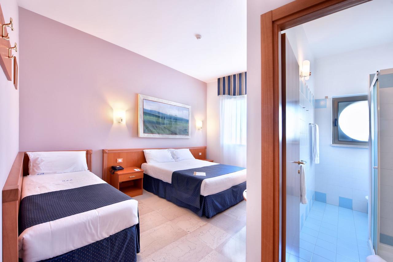 Hotel D'Altavilla คาโนซา ดิ พูเจลีย ภายนอก รูปภาพ