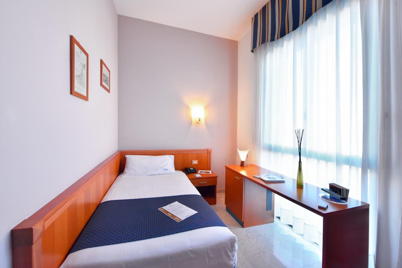 Hotel D'Altavilla คาโนซา ดิ พูเจลีย ภายนอก รูปภาพ